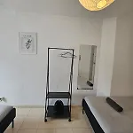 Spacious Guest Homestay Lisbon
