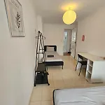 Spacious Guest Homestay Lisbon