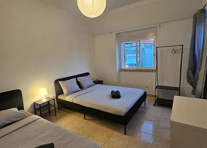 Spacious Guest Rum i privatbostad Lisboa