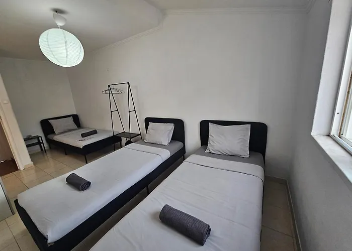 Spacious Guest Homestay Lisbon